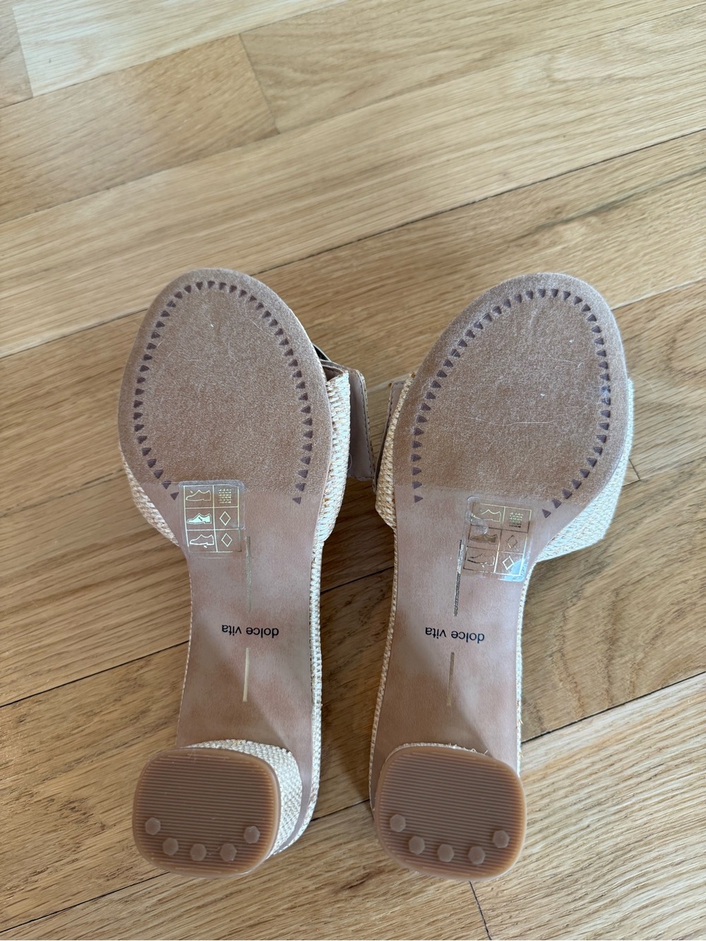 Dolce Vita Cream Woven Mule Sandals with Gold Buckle - Size 6 - Picture 4 of 4